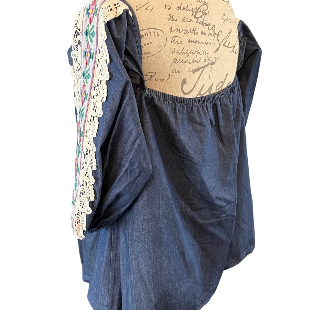 NWOT VaVa by Joy Han Blue Chambray Off Shoulder Embroidered Sleeve Blouse Large - Picture 5 of 16